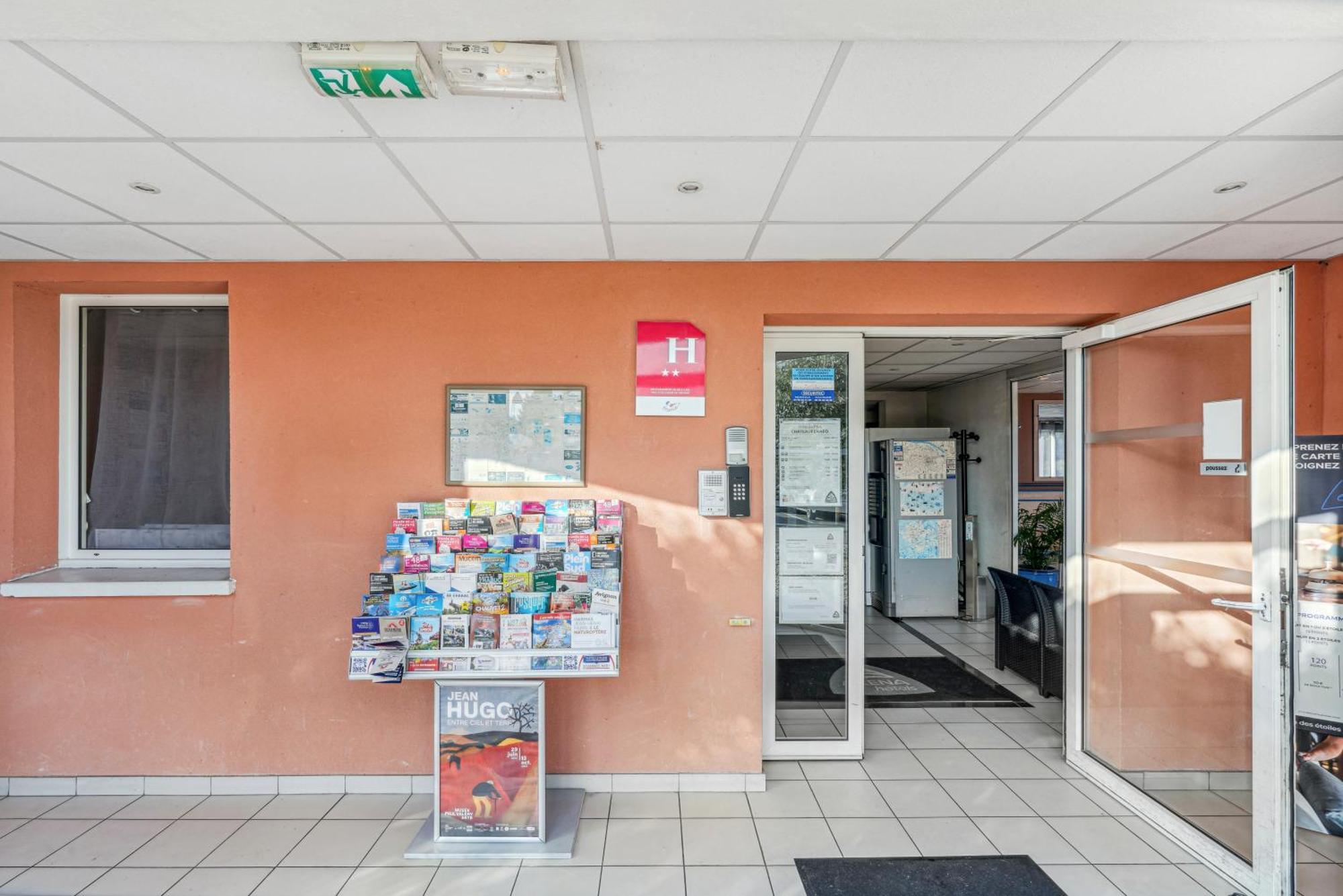 Hotel Akena Chateaurenard - Parc Des Expositions Avignon מראה חיצוני תמונה